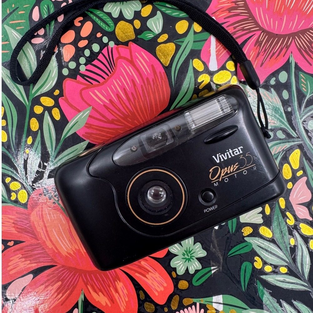 Vivitar Opus 35 Motor 35mm Film Camera Point and Shoot Black Vintage Flash